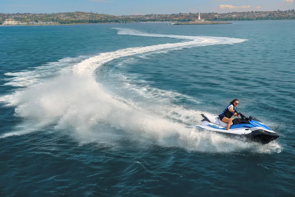 Kawasaki STX 160 ou Sea-Doo GTX: qual combina com o seu uso — Kawasaki Jet